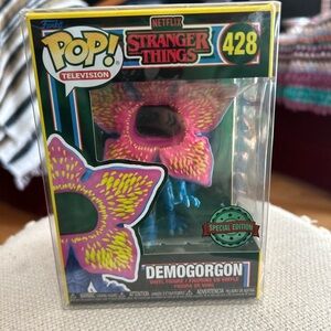 Funko POP! Television Stranger Things #428 Demogorgon Blacklight +prot